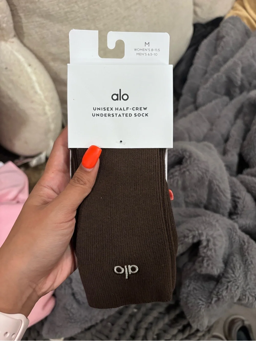 ALO Yoga Unisex Half-Crew Sock in Dark Brown